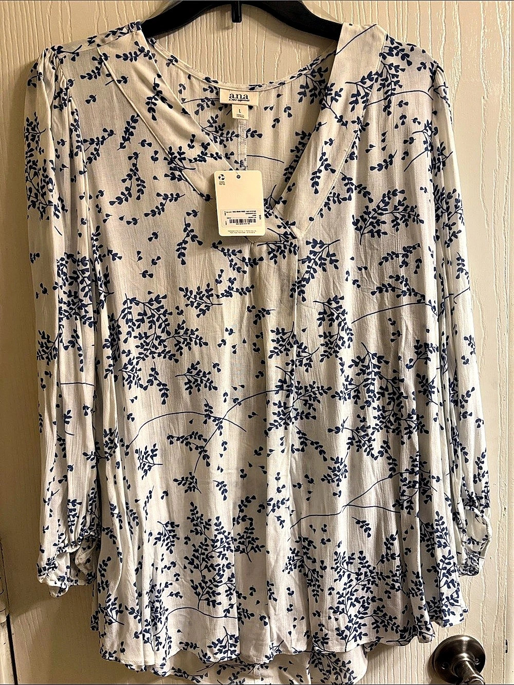 ana Floral Blouse in Cream & Blue Size Large NWT